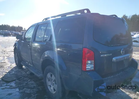 2011 Nissan Pathfinder S z USA, uszkodzony, nr VIN 5N1AR1NB3BC629095